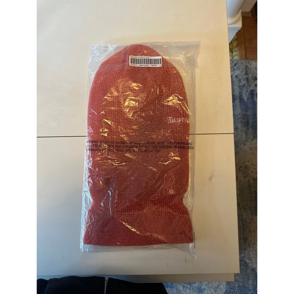 Supreme Reflective Balaclava FW23 - Picture 3 of 3